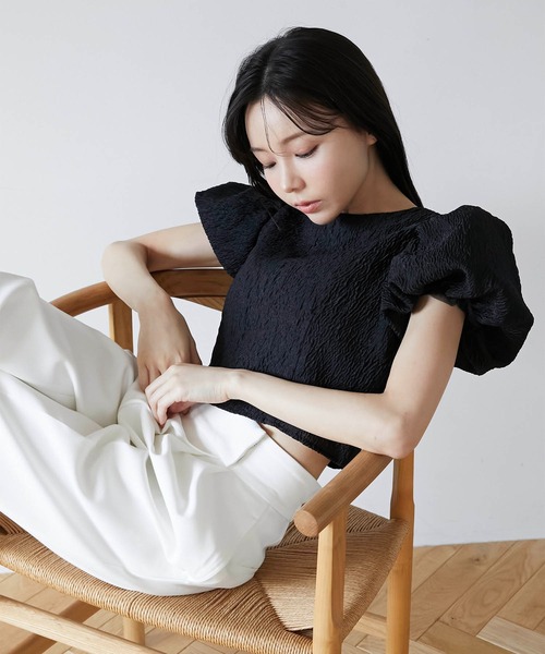 Luan(ルアン)の「【Luan】JACQUARD PUFF BLOUSE/ジャガードパフブラウス(シャツ/ブラウス・レディース・ブラック/ベージュ・FREE)」の14枚目の写真