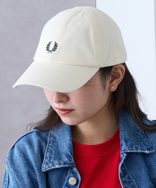 FRED PERRY(フレッドペリー)の「【FRED PERRY】PIQUE CLASSIC CAP HW2295(キャップ・レディース・ブラック系1/ミント/ネイビー/バーガンディー/グリーン/ネイビー系2/ブルー/オフホワイト/ブラック・FREE)」の2枚目の写真