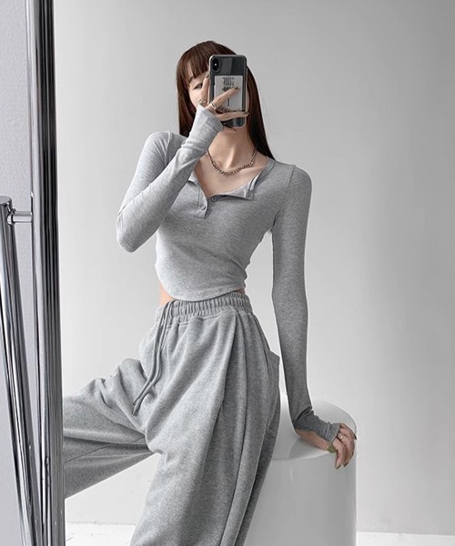 Miniministore(ミニミニストア)の「長袖Tシャツ レディース ボタン 無地(Tシャツ/カットソー・レディース・ブラック/グレー/ホワイト・L/XL/M)」の21枚目の写真