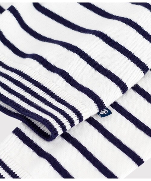 PETIT BATEAU(プチバトー)の「ニットプルオーバー(ニット/セーター・キッズ・ホワイト×ブルー・6YEAR/8YEAR/10YEAR/12YEAR)」の5枚目の写真