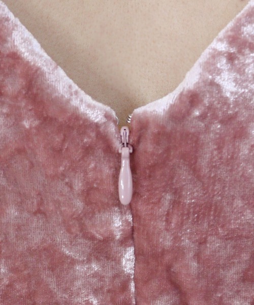 DONOBAN(ドノバン)の「【ANDRESD】curved square velour dress 結婚式 ワンピース パーティードレス オケージョンドレス お呼ばれ 二次会 成人式 同窓会(ドレス・レディース・グレー/ピンク/グリーン/ブラック系その他/ネイビー系・S/M/L)」の6枚目の写真