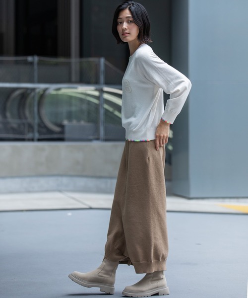 Munich（ミューニック）の「12GG天竺編みソフトニットロゴ刺繍プルオーバー（ニット/セーター・レディース・ホワイト/チャコールグレー/ベージュ・FREE）」の20枚目の写真