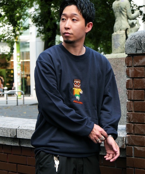 MELLOW(メロー)の「PIXEL MARVIE SWEAT / ピクセル柄 / ドットイラスト / イラスト刺繍 / キャラクター スウェット トレーナー(スウェット・メンズ・ネイビー/グレー/ブラック・M/L/XL)」の1枚目の写真