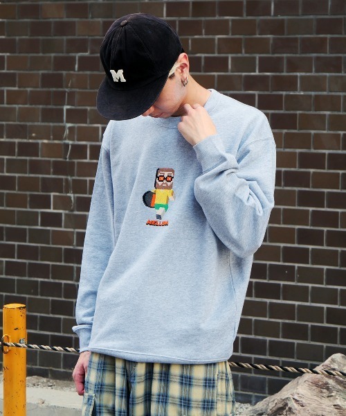 MELLOW(メロー)の「PIXEL MARVIE SWEAT / ピクセル柄 / ドットイラスト / イラスト刺繍 / キャラクター スウェット トレーナー(スウェット・メンズ・ネイビー/グレー/ブラック・M/L/XL)」の3枚目の写真