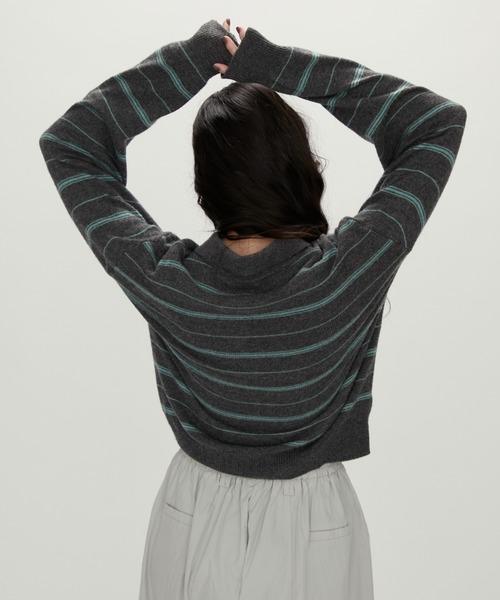 NUJOH(ヌゾ)の「Modern Stripe Knit Polo / モダンストライプ ニットポロ(ニット/セーター・レディース・グレー/ネイビー・FREE)」の10枚目の写真