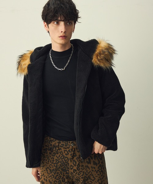 Shoowtime(ショウタイム)の「Eco-fur hoodie boa jacket / エコファーフーディーボアジャケット(ブルゾン・メンズ・グレー系/ブラック系・X-LARGE/LARGE/MEDIUM)」の15枚目の写真