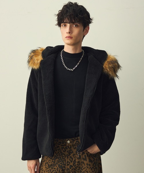 Shoowtime(ショウタイム)の「Eco-fur hoodie boa jacket / エコファーフーディーボアジャケット(ブルゾン・メンズ・グレー系/ブラック系・X-LARGE/LARGE/MEDIUM)」の18枚目の写真