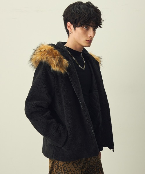 Shoowtime(ショウタイム)の「Eco-fur hoodie boa jacket / エコファーフーディーボアジャケット(ブルゾン・メンズ・グレー系/ブラック系・X-LARGE/LARGE/MEDIUM)」の19枚目の写真