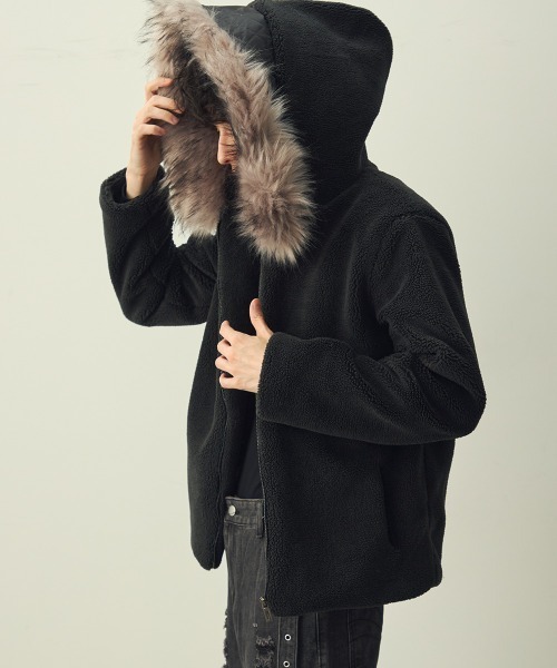 Shoowtime(ショウタイム)の「Eco-fur hoodie boa jacket / エコファーフーディーボアジャケット(ブルゾン・メンズ・グレー系/ブラック系・X-LARGE/LARGE/MEDIUM)」の8枚目の写真