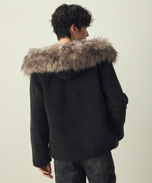 Shoowtime(ショウタイム)の「Eco-fur hoodie boa jacket / エコファーフーディーボアジャケット(ブルゾン・メンズ・グレー系/ブラック系・X-LARGE/LARGE/MEDIUM)」の6枚目の写真