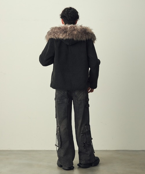 Shoowtime(ショウタイム)の「Eco-fur hoodie boa jacket / エコファーフーディーボアジャケット(ブルゾン・メンズ・グレー系/ブラック系・X-LARGE/LARGE/MEDIUM)」の16枚目の写真