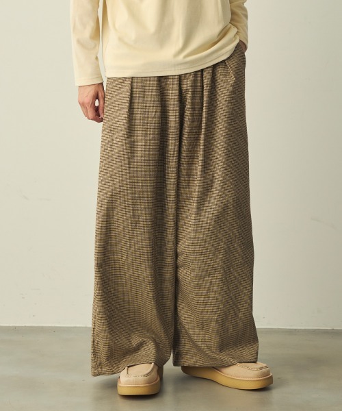 Shoowtime(ショウタイム)の「2-Tuck Checked Wide-leg Slacks / 2タックチェックワイドスラックス(スラックス・メンズ・ベージュ系・X-LARGE/LARGE/MEDIUM)」の6枚目の写真