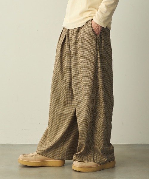 Shoowtime(ショウタイム)の「2-Tuck Checked Wide-leg Slacks / 2タックチェックワイドスラックス(スラックス・メンズ・ベージュ系・X-LARGE/LARGE/MEDIUM)」の8枚目の写真