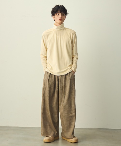 Shoowtime(ショウタイム)の「2-Tuck Checked Wide-leg Slacks / 2タックチェックワイドスラックス(スラックス・メンズ・ベージュ系・X-LARGE/LARGE/MEDIUM)」の14枚目の写真