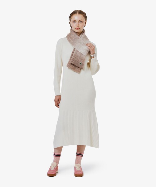 LACOSTE(ラコステ)の「アルパカブレンドグラデーションニットマフラー(マフラー・レディース・ベージュ/ブラック・FREE)」の12枚目の写真