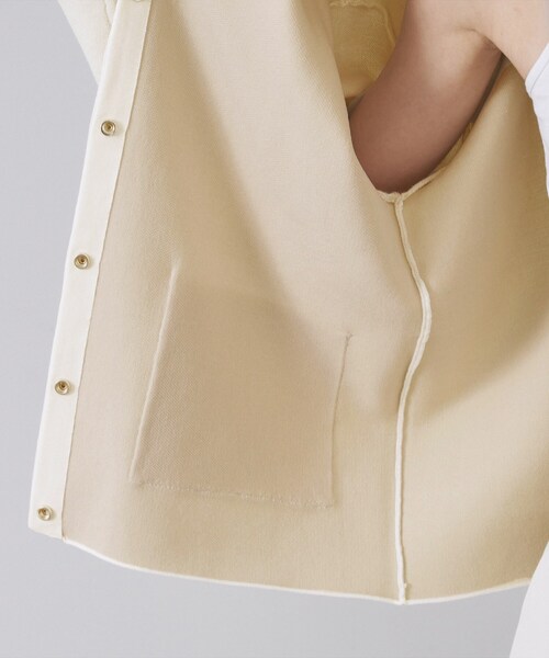 OPAQUE.CLIP(オペークドットクリップ)の「スナップボタン ダブルフェイス配色ニットカーディガン【洗濯機OK】(カーディガン/ボレロ・レディース・オフホワイト/グレー/ブラック/ワインレッド・38/40/42)」の11枚目の写真