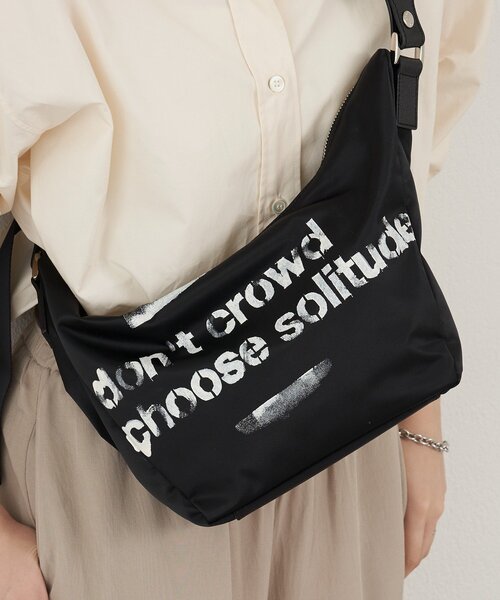 russet(ラシット)の「ステンシル風プリント ナイロン2WAYミニショルダーバッグ(ショルダーバッグ・レディース・キナリ/ブラック/ブラック×ブルー・FREE)」の6枚目の写真