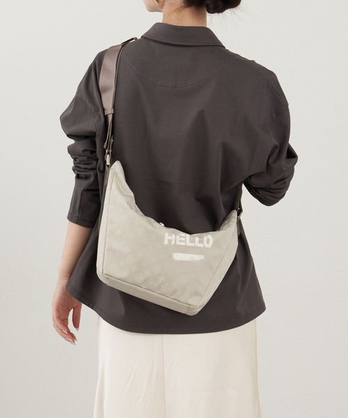 russet(ラシット)の「ステンシル風プリント ナイロン2WAYミニショルダーバッグ(ショルダーバッグ・レディース・キナリ/ブラック/ブラック×ブルー・FREE)」の2枚目の写真