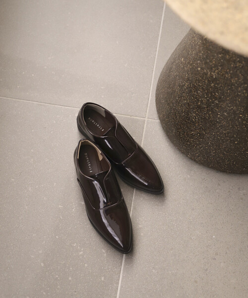 Firsthand（ファーストハンド）の「Firsthand/ファーストハンド エナメル ローファー / 4cmヒール (22.5～24.5cmサイズ展開)（ローファー・レディース・ブラウン/ブラック・LARGE/MEDIUM/SMALL）」の13枚目の写真