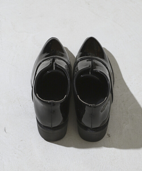 Firsthand（ファーストハンド）の「Firsthand/ファーストハンド エナメル ローファー / 4cmヒール (22.5～24.5cmサイズ展開)（ローファー・レディース・ブラウン/ブラック・LARGE/MEDIUM/SMALL）」の16枚目の写真