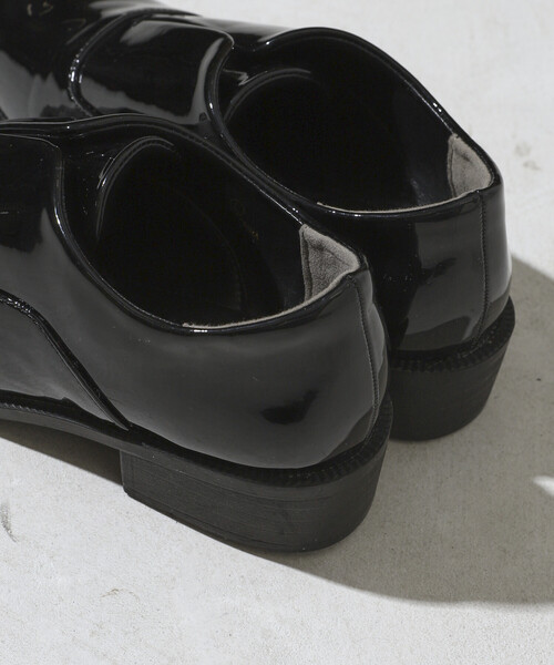 Firsthand（ファーストハンド）の「Firsthand/ファーストハンド エナメル ローファー / 4cmヒール (22.5～24.5cmサイズ展開)（ローファー・レディース・ブラウン/ブラック・LARGE/MEDIUM/SMALL）」の19枚目の写真