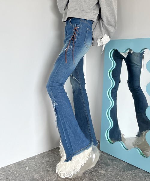 MORE self LOVE（モアセルフラブ）の「サイドレースアップフィットフレアデニム（デニムパンツ・レディース・ブルー/ブラウン・FREE）」の5枚目の写真