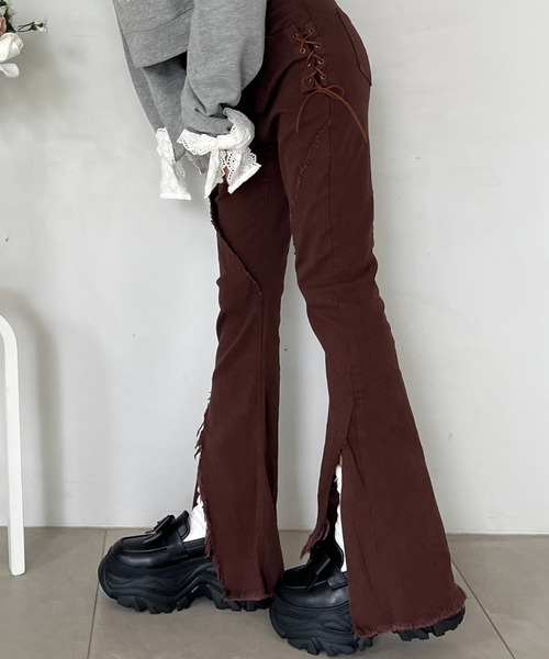 MORE self LOVE（モアセルフラブ）の「サイドレースアップフィットフレアデニム（デニムパンツ・レディース・ブルー/ブラウン・FREE）」の13枚目の写真