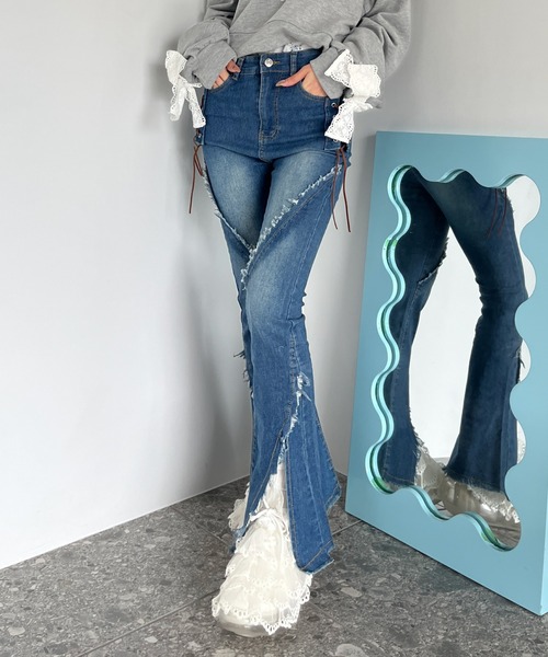 MORE self LOVE（モアセルフラブ）の「サイドレースアップフィットフレアデニム（デニムパンツ・レディース・ブルー/ブラウン・FREE）」の11枚目の写真