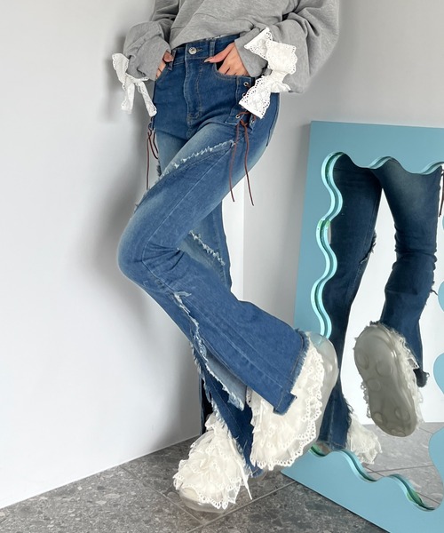 MORE self LOVE（モアセルフラブ）の「サイドレースアップフィットフレアデニム（デニムパンツ・レディース・ブルー/ブラウン・FREE）」の3枚目の写真