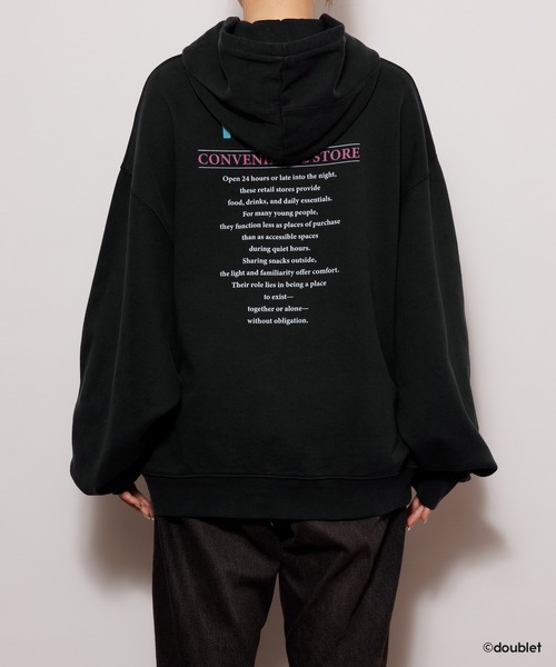 YOASOBI × doublet(ヨアソビ × ダブレット)の「NIGHT OUT HOODIE CONBINI(パーカー・レディース・ブラック・XL/L/M/S/XS)」の2枚目の写真