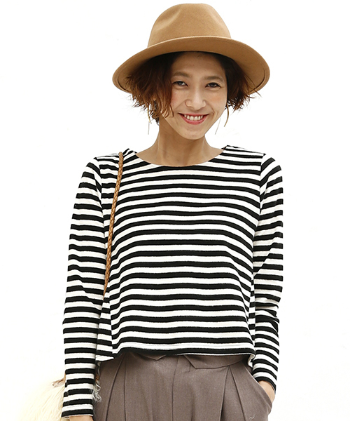 mystic(ミスティック)の「【mystic】ボーダーペプラムプルオーバー(Tシャツ/カットソー・レディース・オフホワイト/ネイビー/ブラック・フリ-)」の2枚目の写真