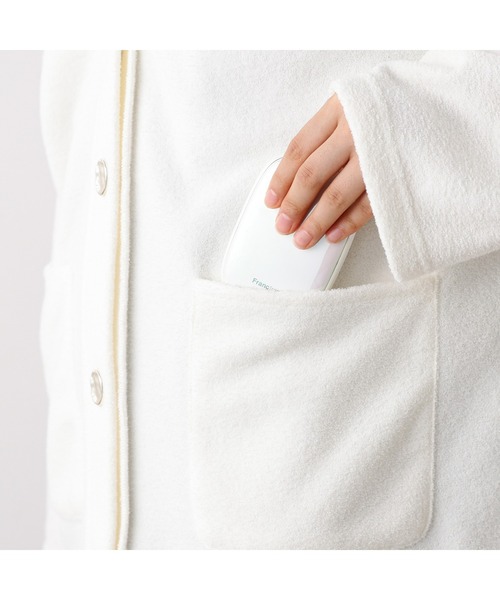 Francfranc（フランフラン）の「【2025年モデル】繰り返し使えるカイロ オーロラ ホワイト typeC対応 充電式 モバイルバッテリー機能 電子カイロ ギフト プレゼント 贈り物（生活家電・レディース・ホワイト・FREE）」の2枚目の写真