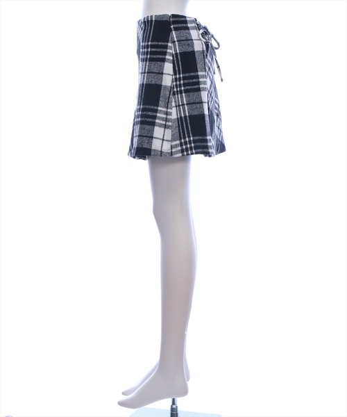 clear（クリア）の「チェック柄バックレースアップボックスプリーツスカート[着回し力抜群 ガーリー ミニ]（スカート・レディース・ブラック/ブラウン/ベージュ・F）」の9枚目の写真