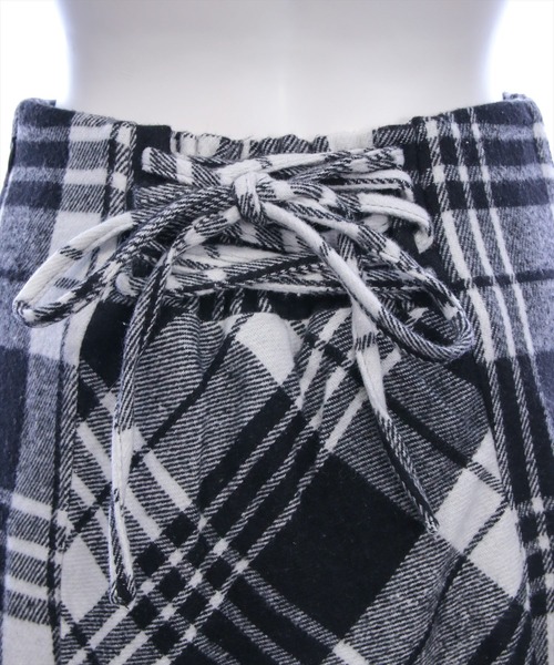 clear（クリア）の「チェック柄バックレースアップボックスプリーツスカート[着回し力抜群 ガーリー ミニ]（スカート・レディース・ブラック/ブラウン/ベージュ・F）」の12枚目の写真