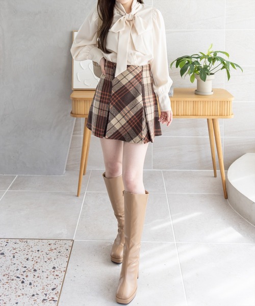 clear（クリア）の「チェック柄バックレースアップボックスプリーツスカート[着回し力抜群 ガーリー ミニ]（スカート・レディース・ブラック/ブラウン/ベージュ・F）」の5枚目の写真
