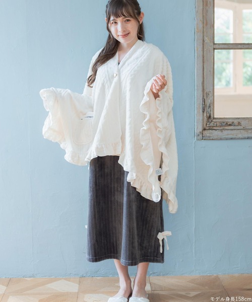 fran de lingerie(フランデランジェリー)の「もこもこ ブランケット 着る毛布 ポンチョ モコモコ あったか レディース 冬 ふわふわ「メモリーフリース」(その他アンダーウェア/インナー・レディース・オフホワイト/ワイン系/ネイビー/ブラウン系その他・F)」の6枚目の写真
