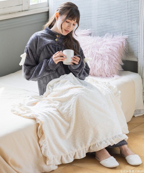 fran de lingerie(フランデランジェリー)の「もこもこ ブランケット 着る毛布 ポンチョ モコモコ あったか レディース 冬 ふわふわ「メモリーフリース」(その他アンダーウェア/インナー・レディース・オフホワイト/ワイン系/ネイビー/ブラウン系その他・F)」の9枚目の写真
