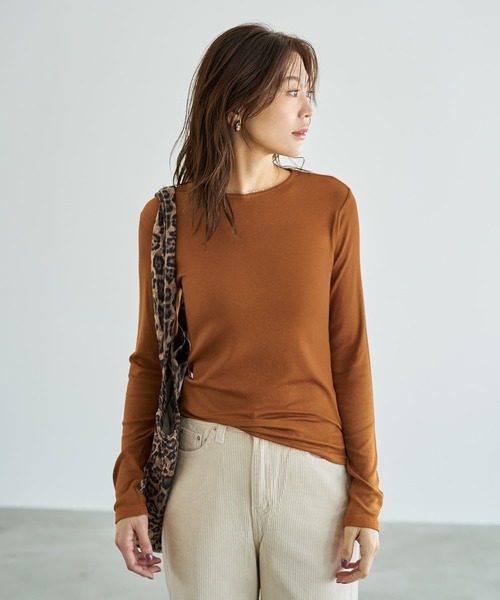 STYLE DELI（スタイルデリ）の「とろみ薄リブクルーネックトップス（Tシャツ/カットソー・レディース・ホワイト/チャコールグレー/ライトブラウン/ブラック・FREE）」の4枚目の写真