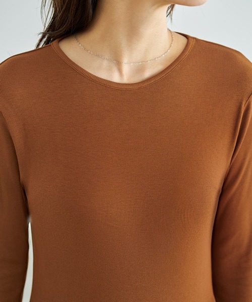 STYLE DELI（スタイルデリ）の「とろみ薄リブクルーネックトップス（Tシャツ/カットソー・レディース・ホワイト/チャコールグレー/ライトブラウン/ブラック・FREE）」の5枚目の写真