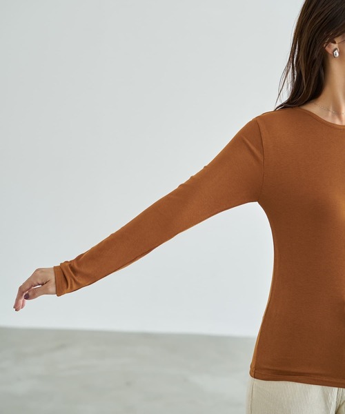 STYLE DELI（スタイルデリ）の「とろみ薄リブクルーネックトップス（Tシャツ/カットソー・レディース・ホワイト/チャコールグレー/ライトブラウン/ブラック・FREE）」の6枚目の写真