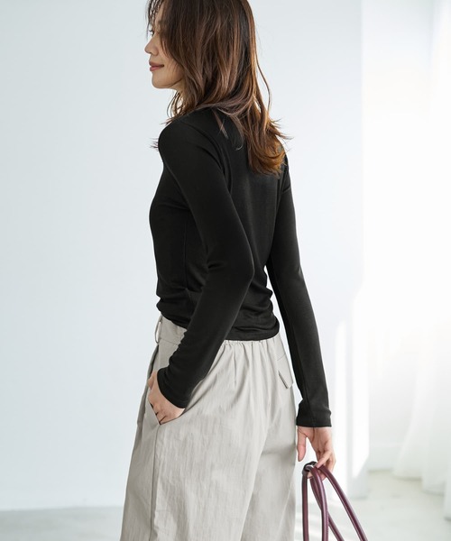 STYLE DELI（スタイルデリ）の「とろみ薄リブクルーネックトップス（Tシャツ/カットソー・レディース・ホワイト/チャコールグレー/ライトブラウン/ブラック・FREE）」の17枚目の写真