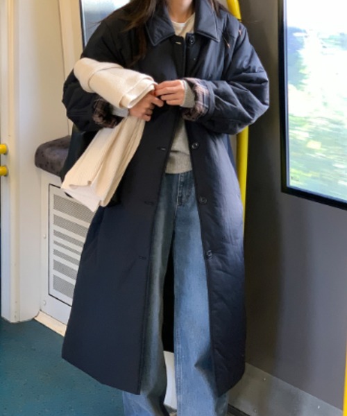 emi+（エミプラス）の「中綿ロングコート（ノーカラーコート・レディース・カーキ/ネイビー・FREE）」の6枚目の写真