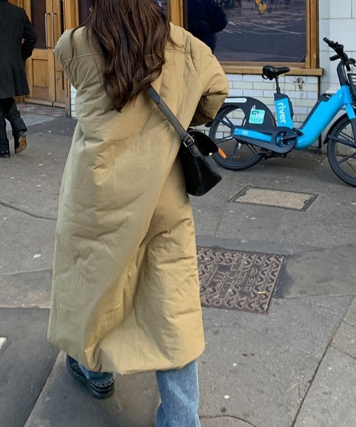 emi+（エミプラス）の「中綿ロングコート（ノーカラーコート・レディース・カーキ/ネイビー・FREE）」の9枚目の写真