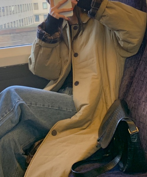 emi+（エミプラス）の「中綿ロングコート（ノーカラーコート・レディース・カーキ/ネイビー・FREE）」の13枚目の写真