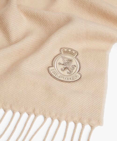 TOMMY HILFIGER（トミーヒルフィガー）の「クレストウールカシミヤマフラー（マフラー・メンズ・ネイビー/ベージュ・FREE）」の8枚目の写真