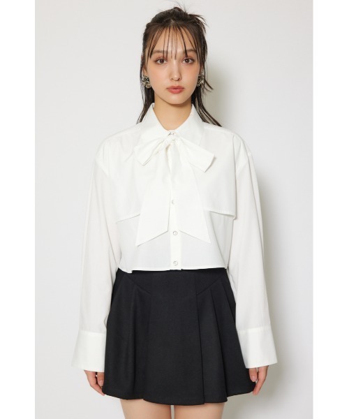 rienda(リエンダ)の「ビジューボタンボウタイシャツトップス 秋服 冬服(シャツ/ブラウス・レディース・ホワイト/ブラック/ブルー・FREE)」の8枚目の写真
