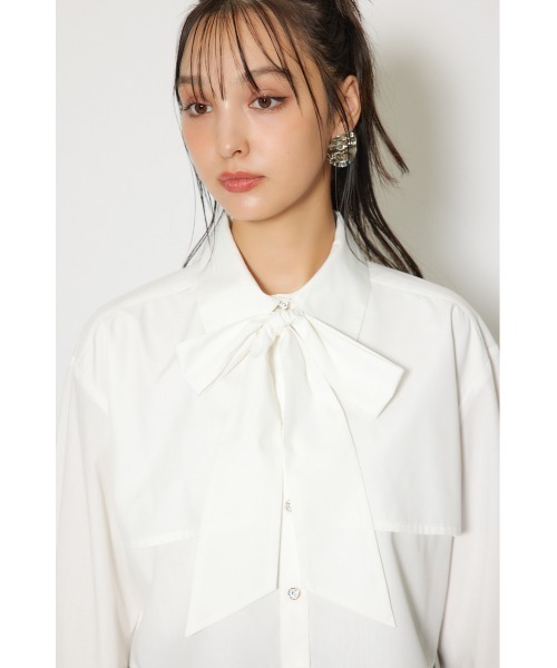 rienda(リエンダ)の「ビジューボタンボウタイシャツトップス 秋服 冬服(シャツ/ブラウス・レディース・ホワイト/ブラック/ブルー・FREE)」の11枚目の写真