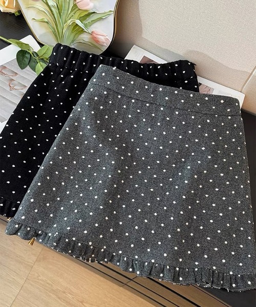 Nia（ニア）の「Nia(ニア)/ドット柄　裾フリルミニスカート（スカート・レディース・グレー/ブラック・MEDIUM/SMALL）」の5枚目の写真