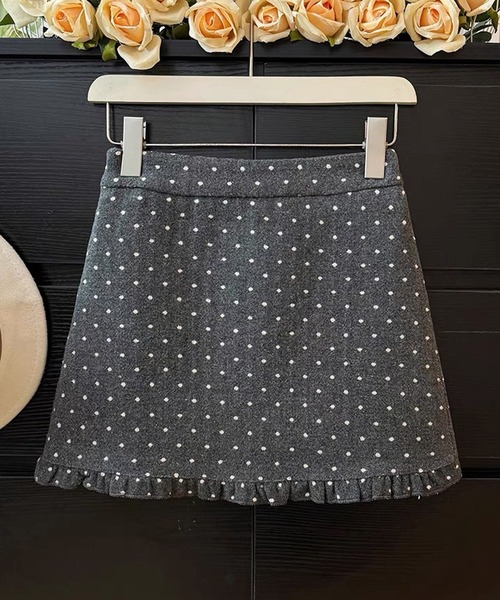 Nia（ニア）の「Nia(ニア)/ドット柄　裾フリルミニスカート（スカート・レディース・グレー/ブラック・MEDIUM/SMALL）」の21枚目の写真