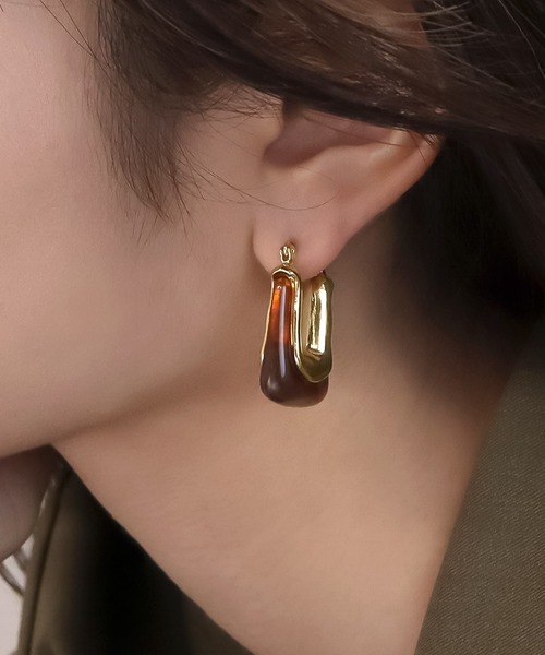 blackdia ocean(ブラックダイヤオーシャン)の「blackdia ocean レジン ボリュームピアス(ピアス(両耳用)・レディース・ダークグレー/クリア/ブラウン・FREE)」の1枚目の写真